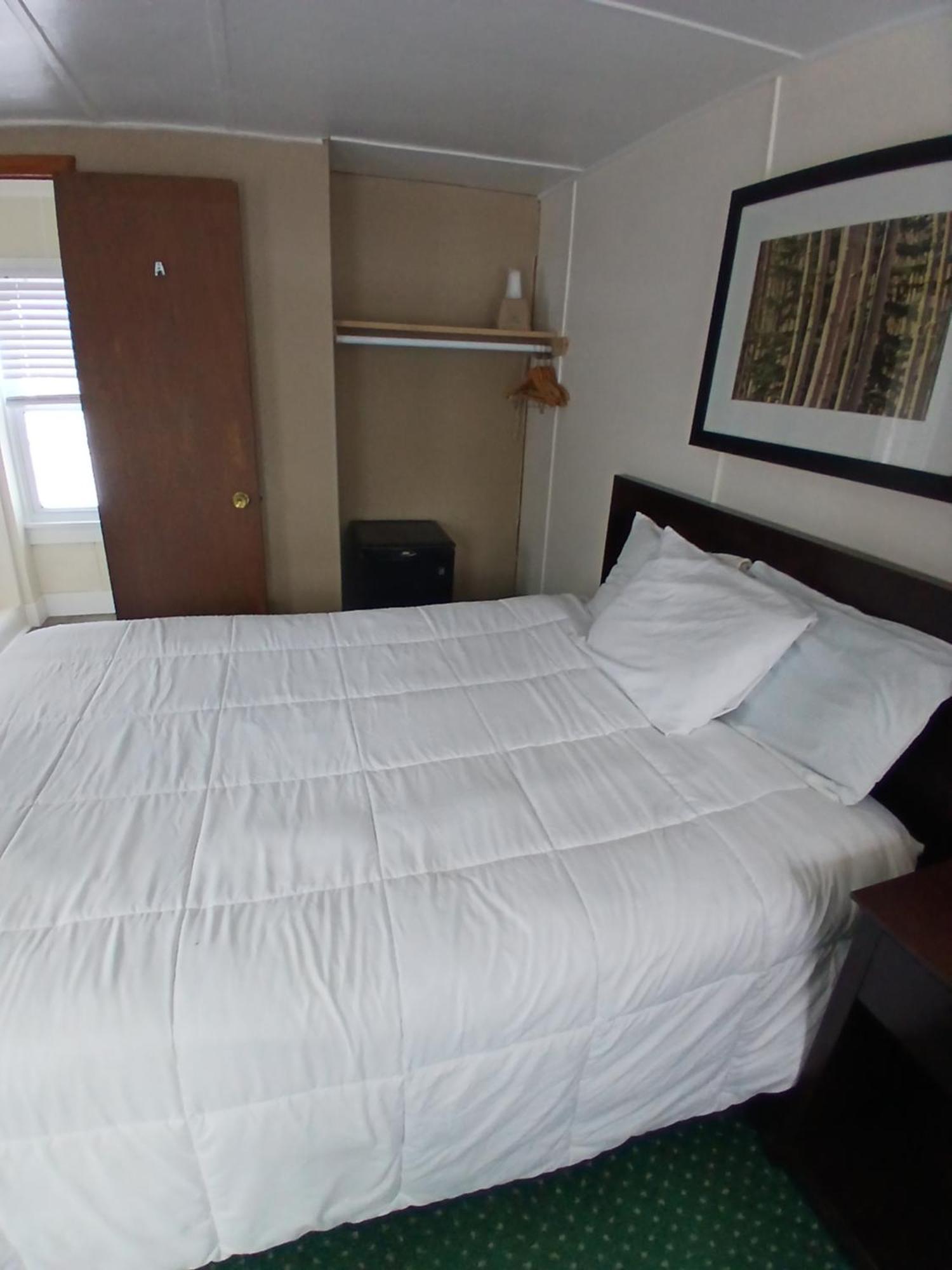 Plantation Motel *